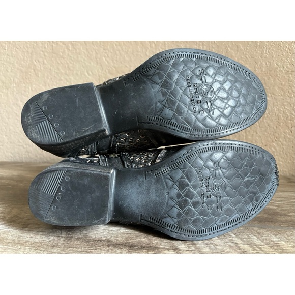 Corral Boots Circle G from Cut Out Short Black Womens Western Boots - Picture 6 of 12